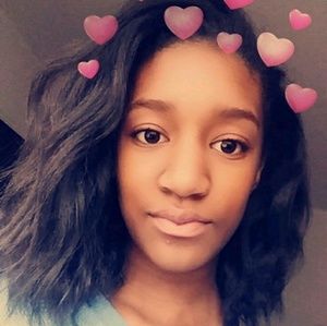 Meet your Posher, Aleia